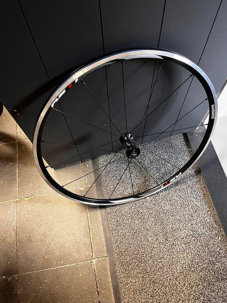 Nieuw Shimano RS 11 voorwiel, Fietsen en Brommers, Carbon, Zo goed als nieuw, Meer dan 20 versnellingen, 53 tot 57 cm