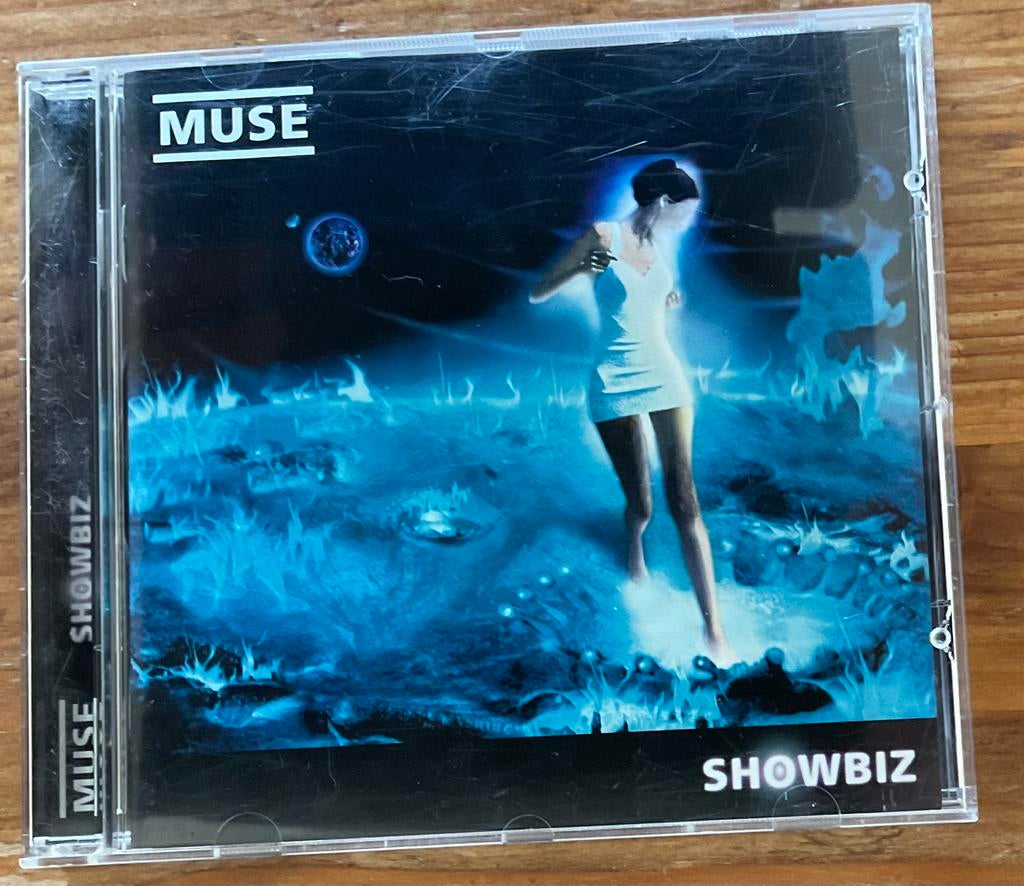 Muse - Showbiz (prog rock), Ophalen of Verzenden, Zo goed als nieuw, Progressive