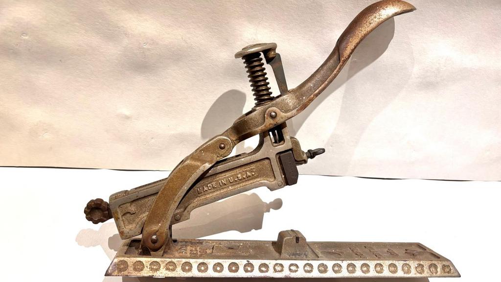 antieke Acme No. 2 nietmachine, Ophalen of Verzenden
