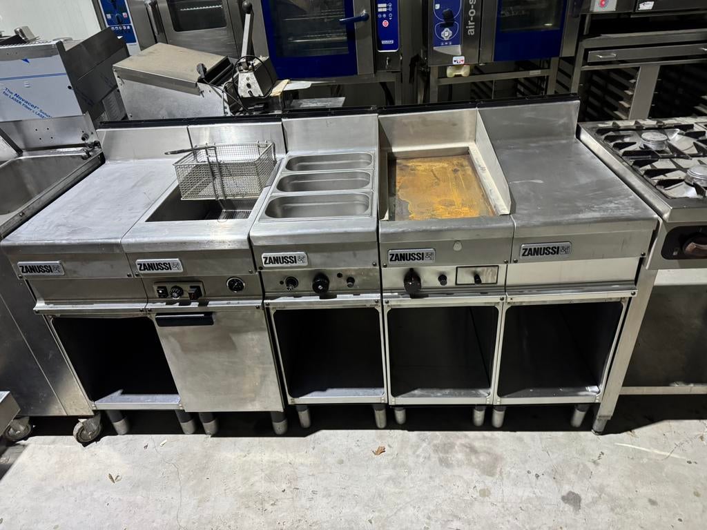 Baklijn  Zanussi, Zakelijke goederen, Horeca | Keukenapparatuur, Ophalen of Verzenden, Fornuis, Frituur en Grillen