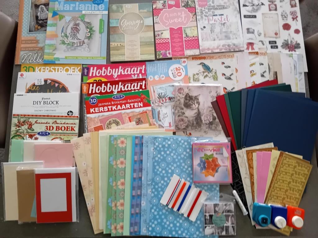 *Heel veel spullen voor het maken van kaarten., Hobby en Vrije tijd, Kaarten | Zelf maken, Ophalen of Verzenden, Zo goed als nieuw