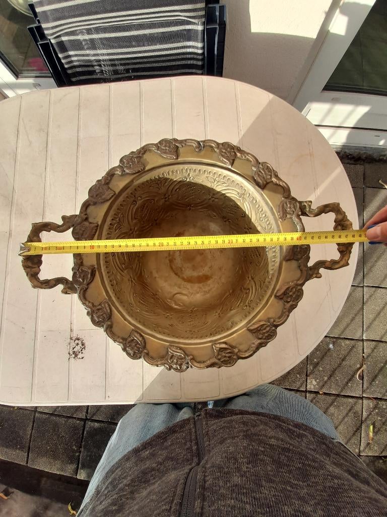Messing of Brons bewerkte schaal of Bloembak 38/48cm, Antiek en Kunst, Ophalen of Verzenden, Koper