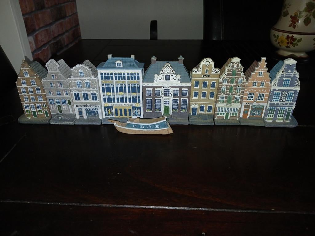 Miniatuur grachtenpanden en bootje, Ophalen of Verzenden, Gebruikt, Overige typen