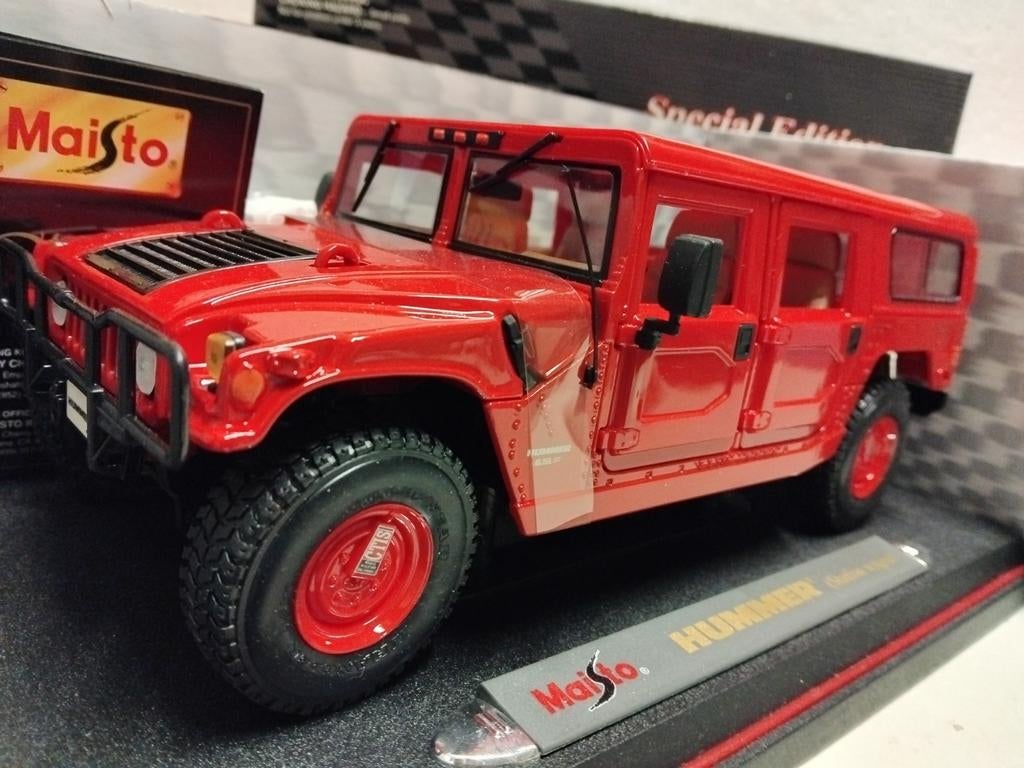 Hummer H1 Station Wagon red Maisto 1:18 KRD, Ophalen of Verzenden, Zo goed als nieuw, Auto, Overige merken
