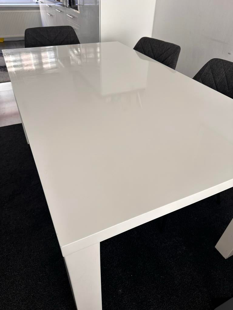 Hoogglans eettafel - Wit, modern design, Huis en Inrichting, Tafels | Eettafels, Ophalen, Overige materialen, Gebruikt, 50 tot 100 cm