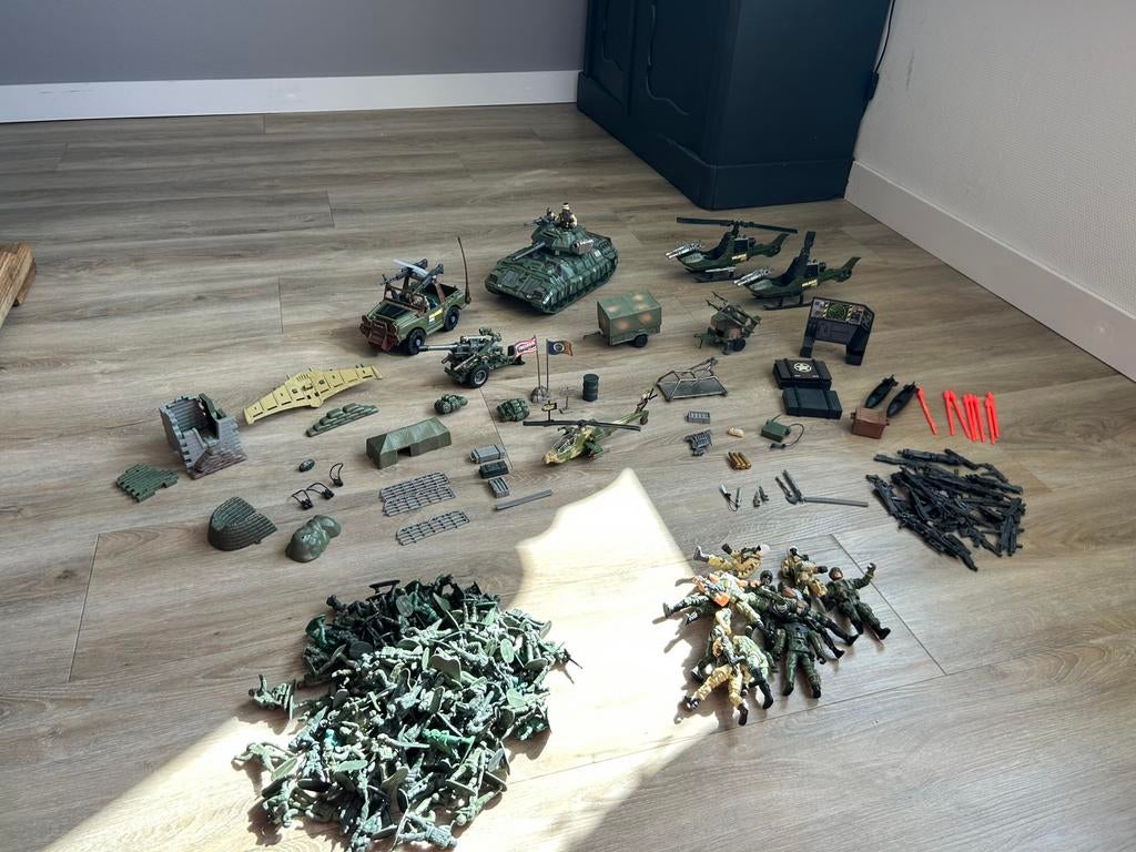 Complete Leger Set met Tank, Helikopter en 12 Poppetjes, Kinderen en Baby's, Speelgoed | Overig, Gebruikt, Jongen, Ophalen of Verzenden
