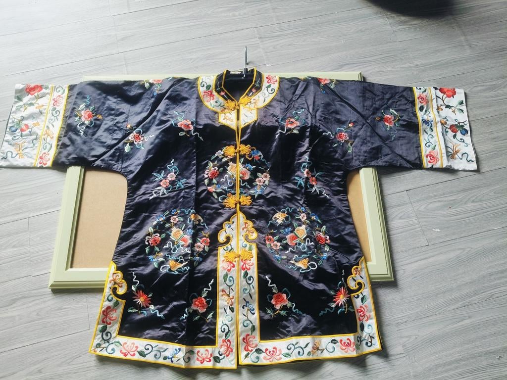 Vintage Chinees Zijden Jasje met Bloemen Borduurwerk, Antiek en Kunst, Ophalen of Verzenden, Dames, ESME