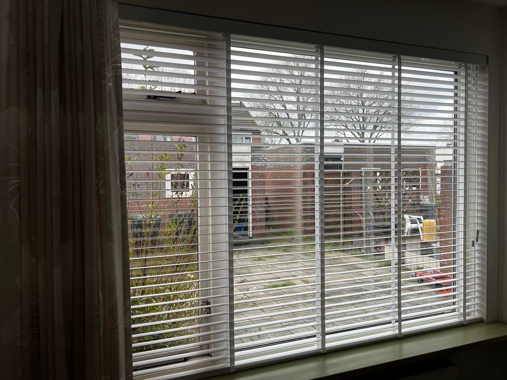 Stijlvolle witte houten jaloezieën!, Huis en Inrichting, Stoffering | Gordijnen en Lamellen, Ophalen, Zo goed als nieuw, Wit