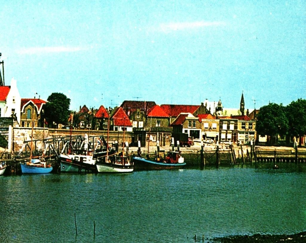 18562 Zierikzee Haven Jr 60 70 Nette oude kaart Onbeschreven, Ophalen of Verzenden, 1960 tot 1980, Ongelopen, Zeeland