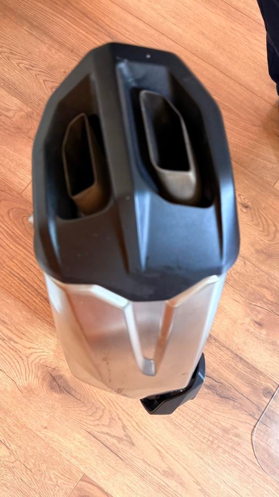 Te koop orginele uitlaat en kentekenhouder BMW F900R, Motoren, Onderdelen | BMW, Ophalen, Gebruikt