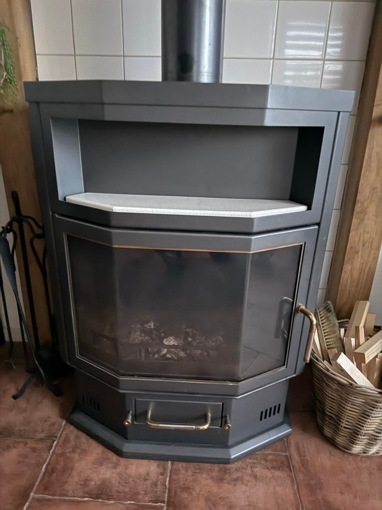 DRU houtkachel inclusief 5,5 kuub eiken droog  stookhout, Ophalen, Zo goed als nieuw, Vrijstaande haard, Houthaard