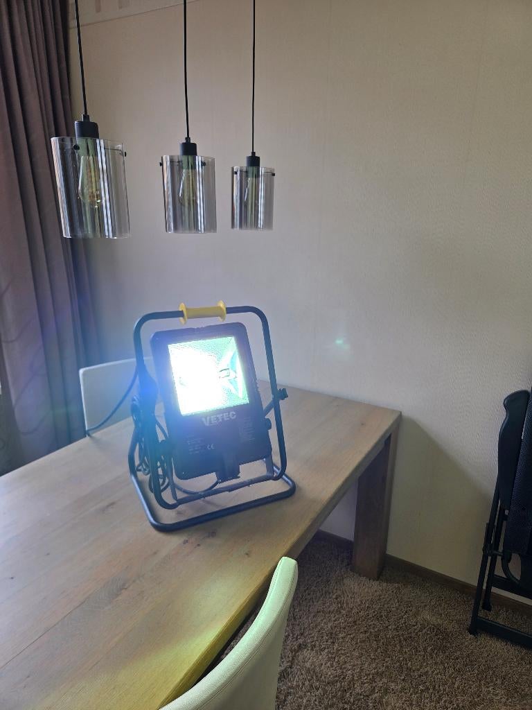 Vetec Bouwlamp 1 6000-Lummen, Doe-het-zelf en Verbouw, Gebruikt, Met statief, Ophalen of Verzenden, Lamp met armatuur