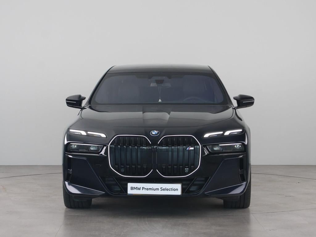 BMW 7 Serie M760e xDrive M-Sport (bj 2025, automaat), Auto's, BMW, Automaat, Gebruikt, Overige brandstoffen, Zwart