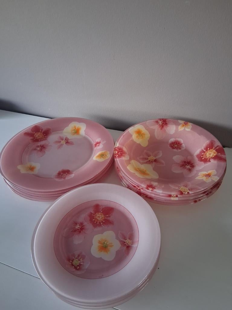Luminarc (diepe)borden en schaal met bloemen, Huis en Inrichting, Keuken | Servies, Ophalen of Verzenden, Overige stijlen, Bord(en)
