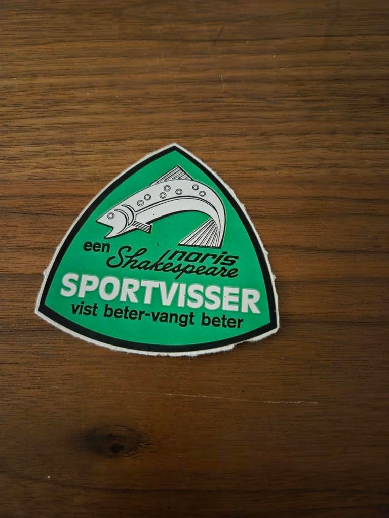 6228 Vintage Shakespeare Sportvisser Sticker - Vist Beter, Ophalen of Verzenden, Gebruikt, Overige typen