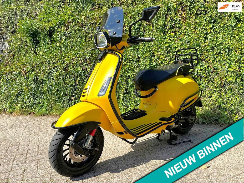 Vespa Sprint S 1416 km Custom 45km UNIEK BETAAL met in3, V
v  v, NL, Vespa S, 49 cc, Gebruikt