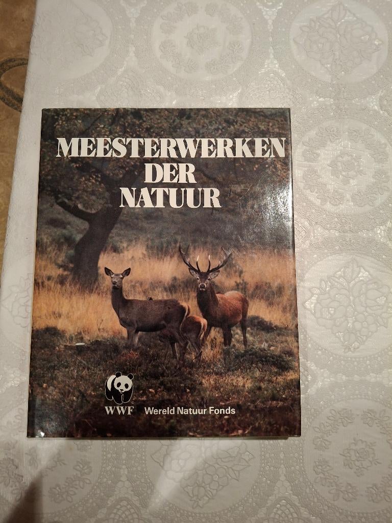 Meesterwerken der natuur - WNF, Ophalen of Verzenden, Gelezen, Natuur algemeen
