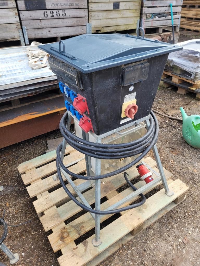 3x Keraf paddestoel verdeelkast bouwstroom 400, Ophalen, Overige typen