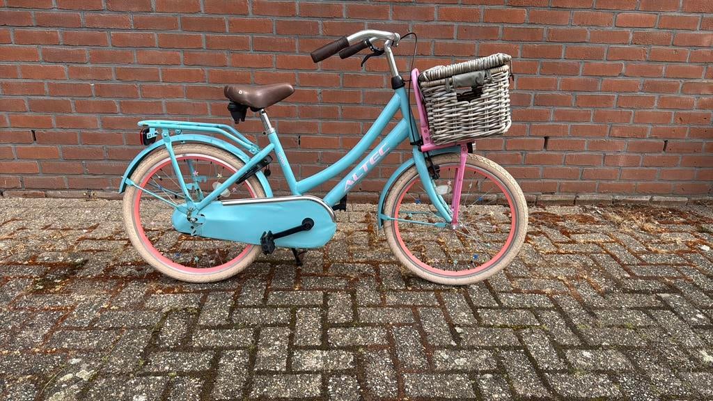 Altec kinderfiets 22 inch, Ophalen of Verzenden, Zo goed als nieuw, 22 inch, Handrem