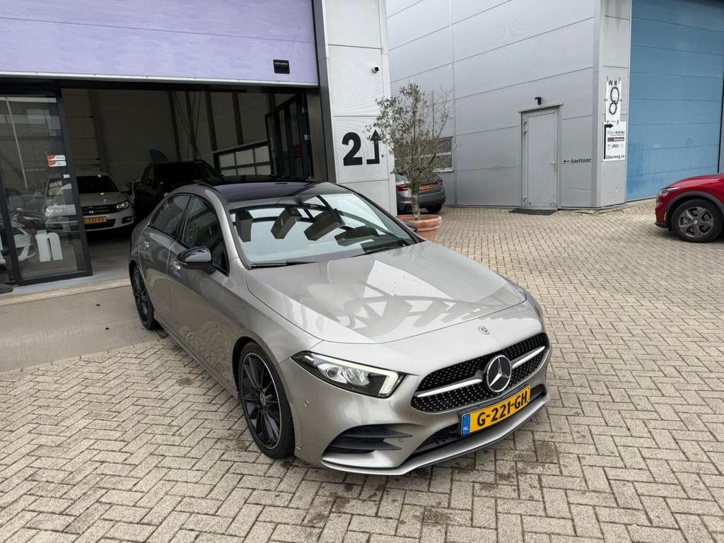 Mercedes-Benz A-klasse 180 d AMG Edition! Limo! Automaat! PA, Auto's, Gebruikt, 4 cilinders, 116 pk, Origineel Nederlands