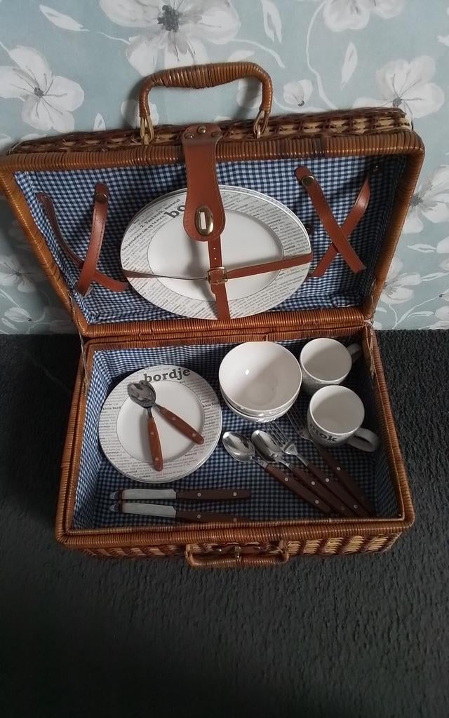 --- Gevulde picknickmand -‐-, Ophalen of Verzenden