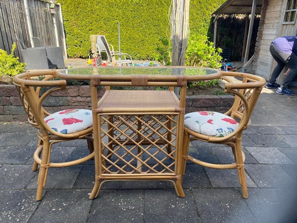 Rotan bistro set met glazen tafelblad vintage, Ophalen, Overige materialen, Gebruikt, Tot twee personen