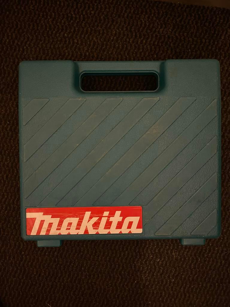 Makita vintage boormachine met koffer en lader, Ophalen of Verzenden, Gebruikt, Boormachine