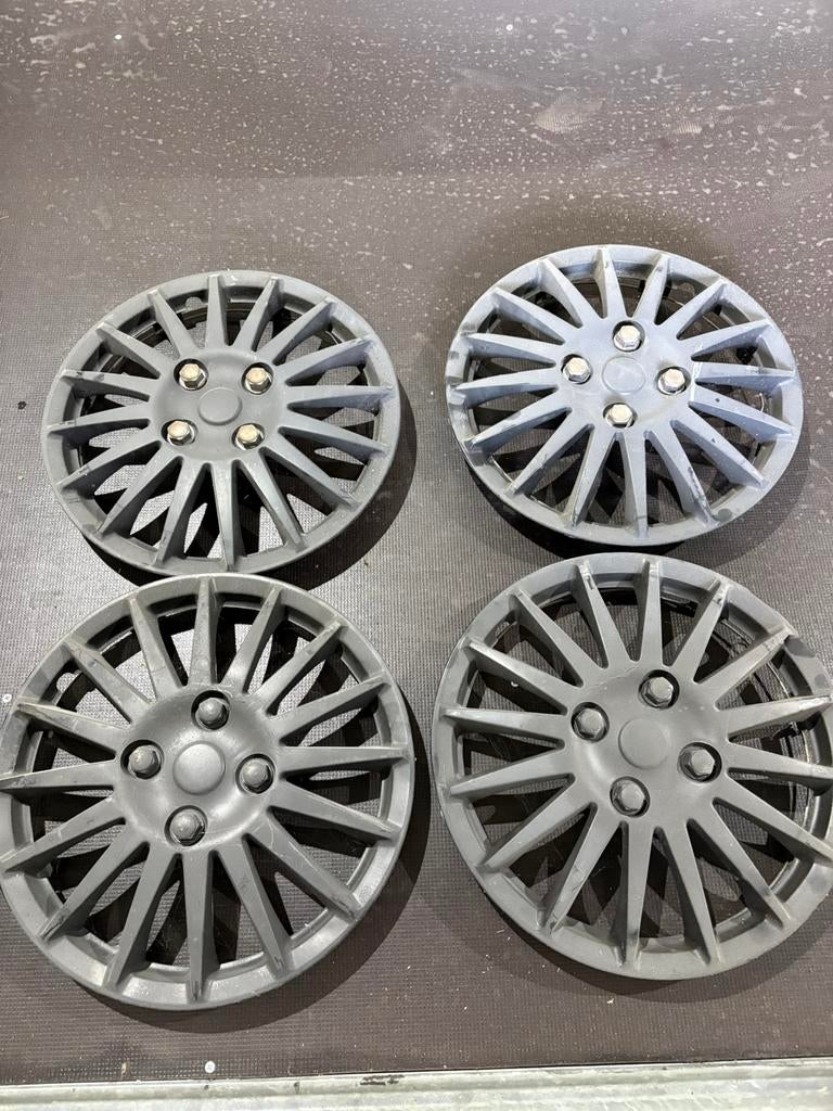 13 inch wieldoppen aanhanger of auto, Ophalen, Zo goed als nieuw