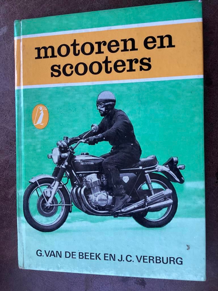Motoren en Scooters Boek - G. van de Beek & J.C. Verburg, Ophalen of Verzenden, Gelezen, Algemeen
