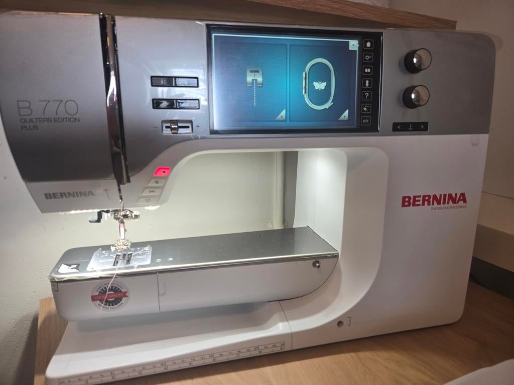 Bernina 770 plus, Hobby en Vrije tijd, Borduren en Borduurmachines, Ophalen, Borduurpakket