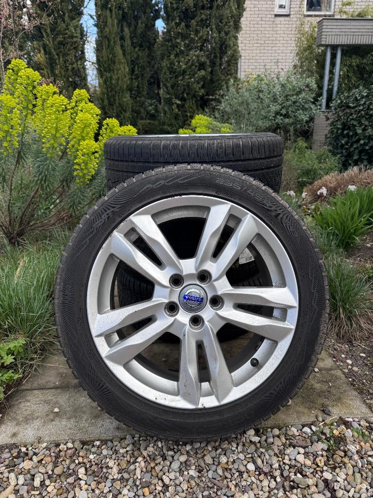 Volvo lichtmetalen velgen met winterbanden (V60 plug in), Ophalen, Gebruikt, Banden en Velgen, 17 inch
