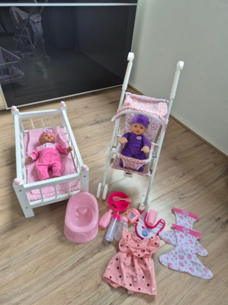 Complete poppenset, Ophalen, Zo goed als nieuw, Babypop