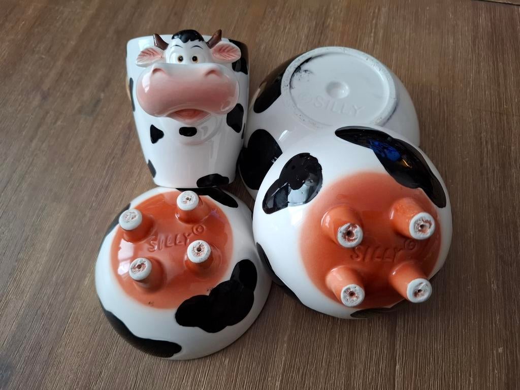 Koeien servies - 1 mok + 3x kom - Silly - v.a. €3,49 verzend, Ophalen of Verzenden, Zo goed als nieuw, Kom(men), Overige stijlen