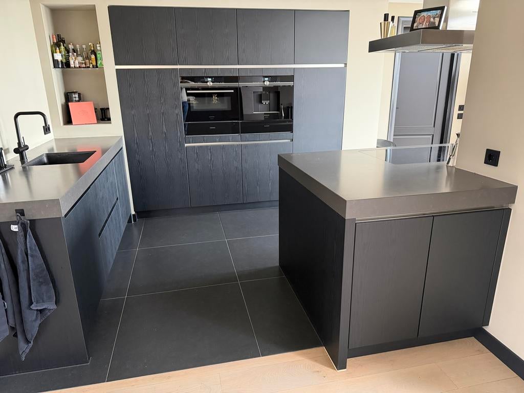 Complete keuken met Siemens apparatuur en kookeiland, Ophalen, Gebruikt, Overige materialen, Zwart