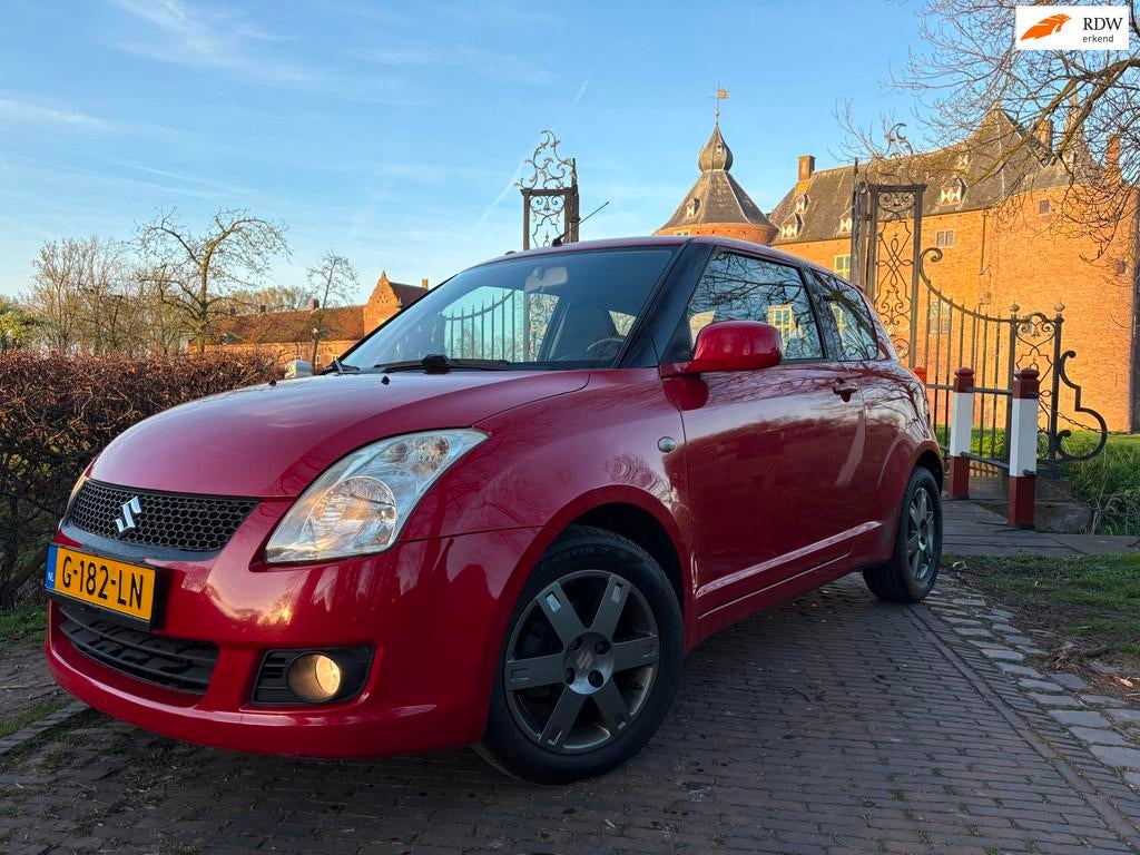 Suzuki Swift 1.3 Base STOELVERWARMING/NIEUWE APK/LMV/AIRCO, Auto's, Stof, Gebruikt, 400 kg, Swift
