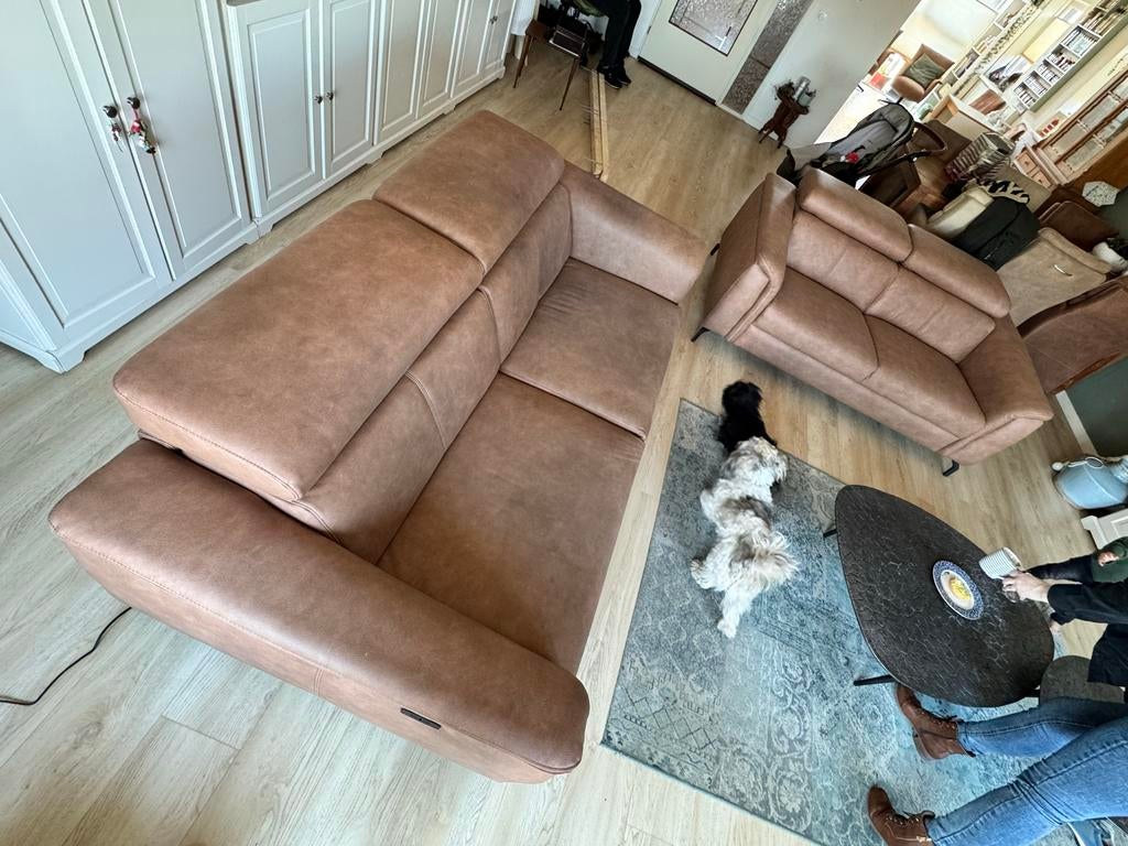 Cognac bankstel: 3-zits elektrisch verstelbaar & 2-zits, Huis en Inrichting, Banken | Bankstellen, Ophalen, Overige materialen