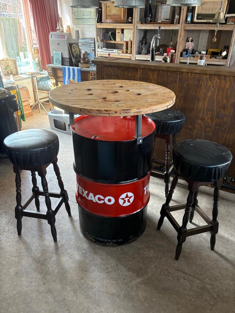 Statafel van Texaco olievat en kabelhaspel blad, Ophalen, Gebruikt