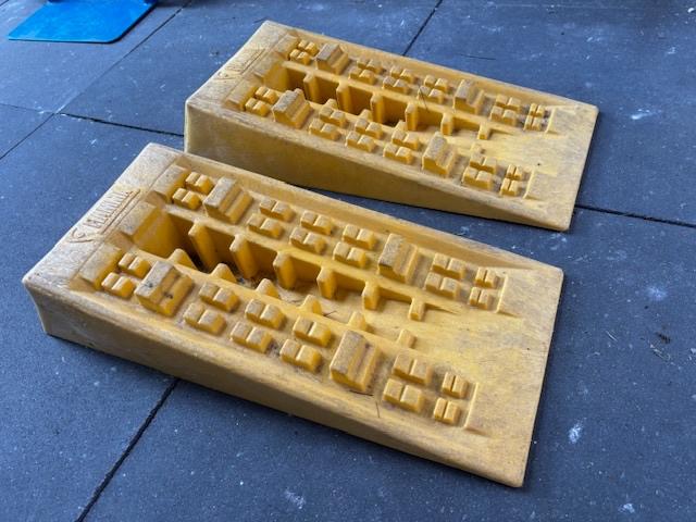 Oprijplaten voor stoeprand drempelhulp autobrug, Auto diversen, Ophalen