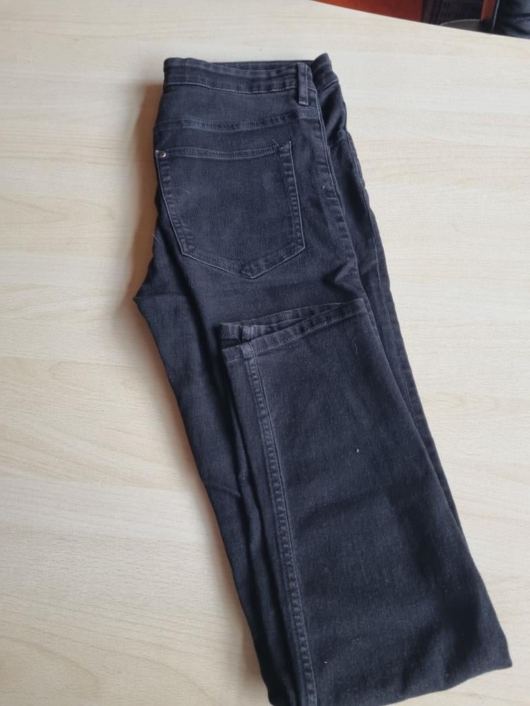 Zwarte spijkerbroek, Ophalen