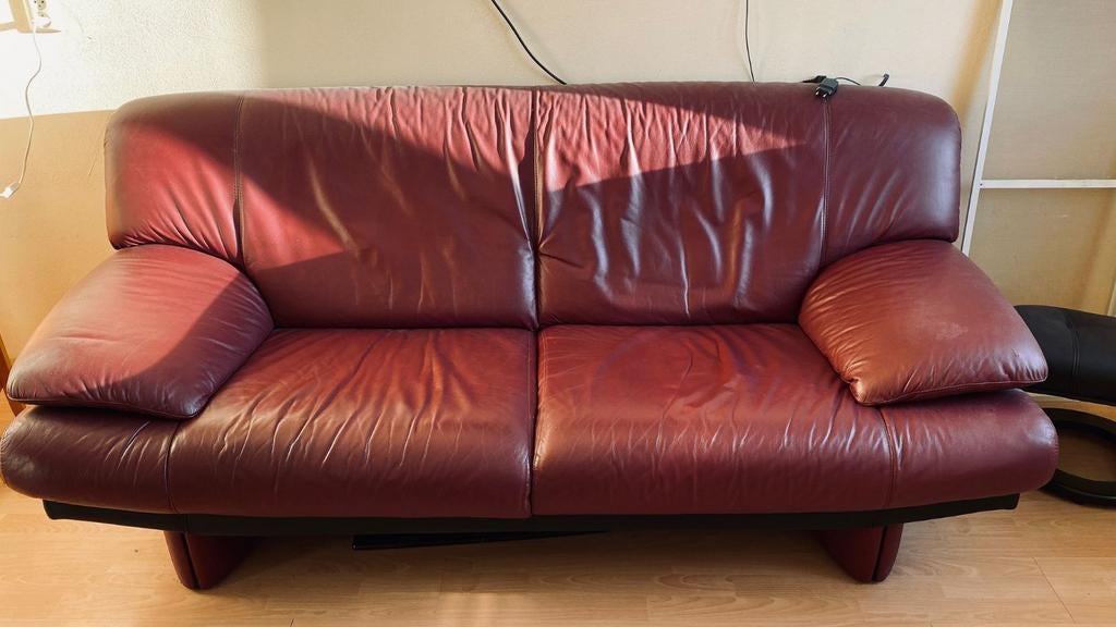 Leren bank bordeaux rood met zwart - gratis afhalen, Ophalen, Gebruikt, Driepersoons, Rechte bank