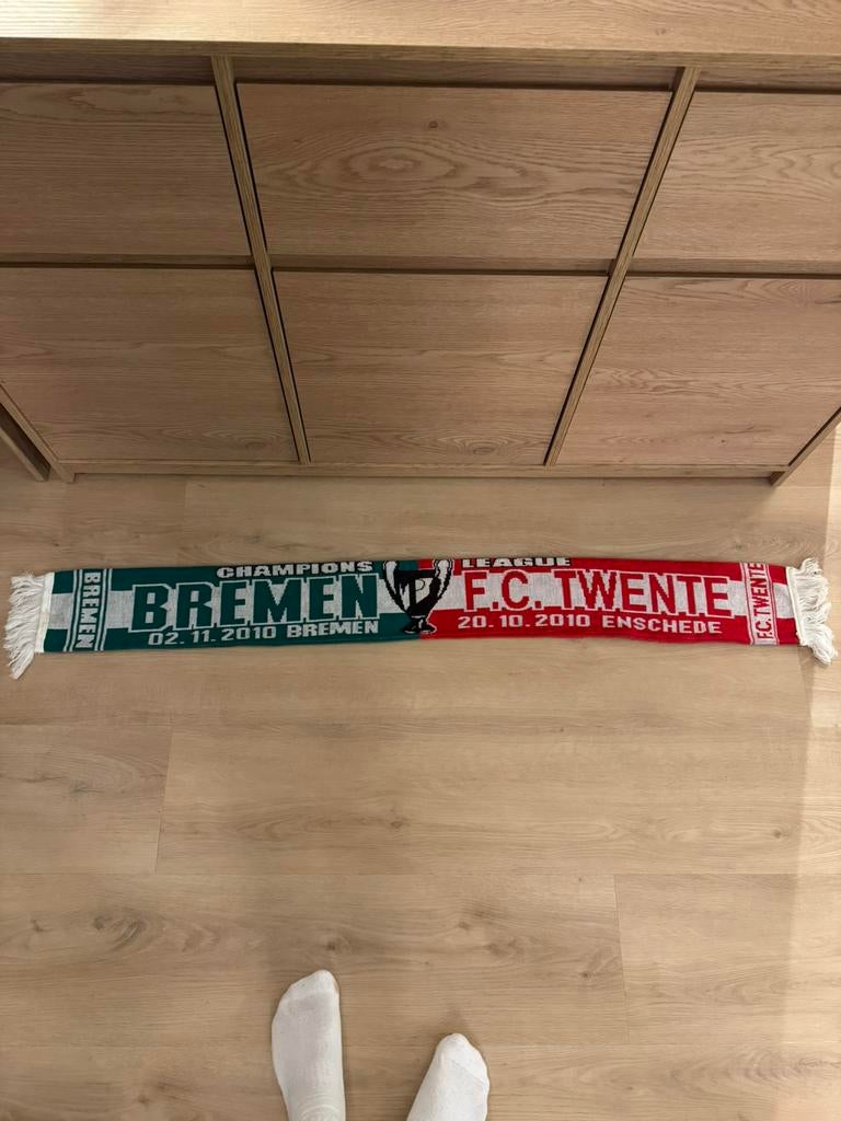 Fc Twente sjaal, Verzamelen, Sportartikelen en Voetbal, Ophalen of Verzenden, Zo goed als nieuw, F.C. Twente, Vaantje of Sjaal