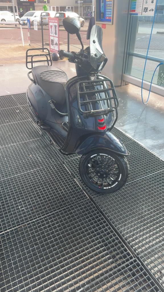 Vespa Sprint 2020 Bromscooter - 16k km, 55-60 km/u, Ophalen, Gebruikt, Maximaal 45 km/u, Overige modellen