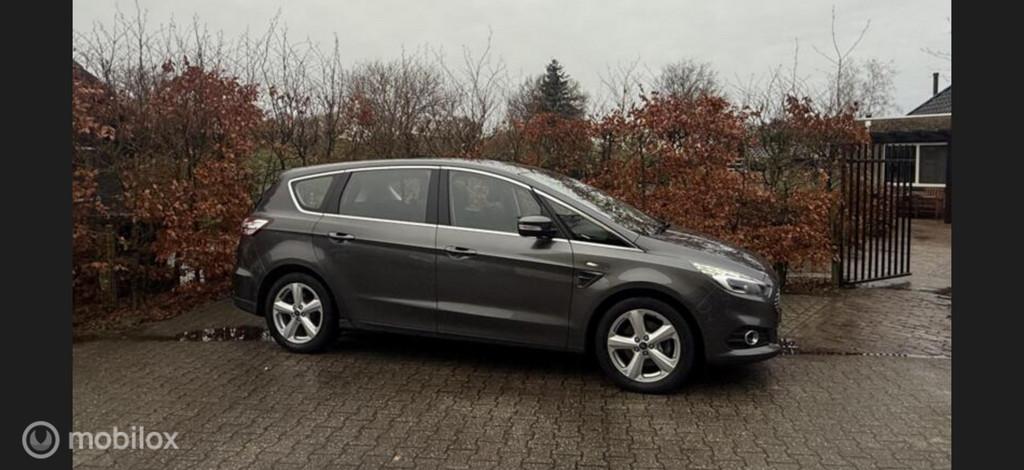 Ford S-Max 1.5 Titanium Led / Panoramadak / Navigatie 2e eig, Voorwielaandrijving, 15 km/l, 4 cilinders, 160 pk