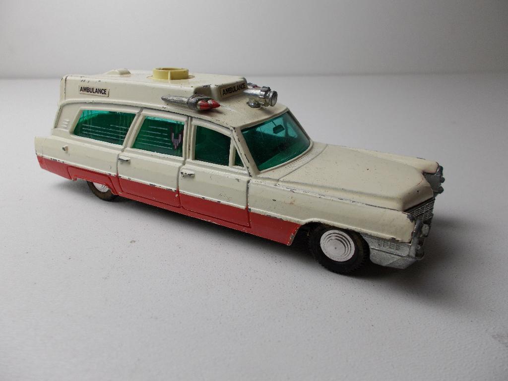 1967 Dinky Toys 267 SUPERIOR RESCUER ON CADILLAC CHASSIS., Ophalen of Verzenden, Gebruikt, Auto, Dinky Toys