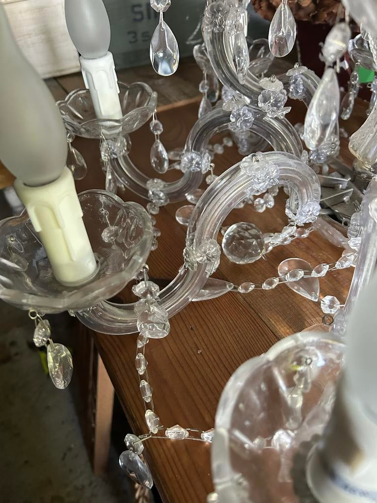 2 Kroonluchters met 8 Lichtpunten en Glazen Pegels, Ophalen, Gebruikt, Glas, Romantisch