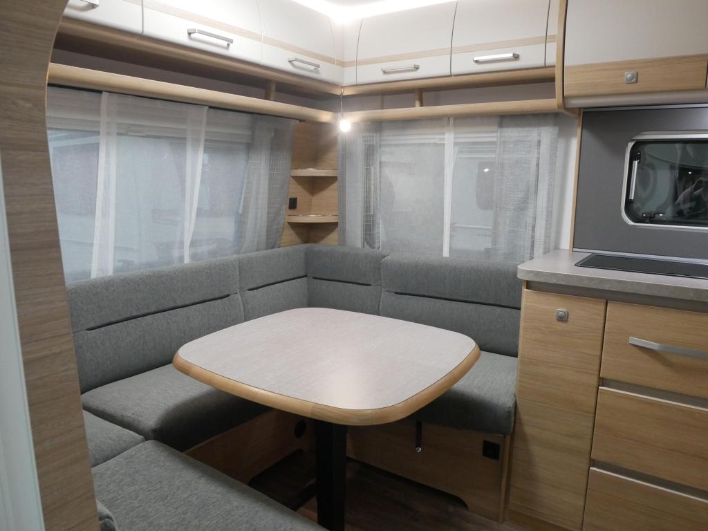 Fendt Bianco Activ 445 SFB NU MET GRATIS MOVER., Caravans en Kamperen, Caravans, Rondzit, Bedrijf, Niet ingevuld, Overige typen