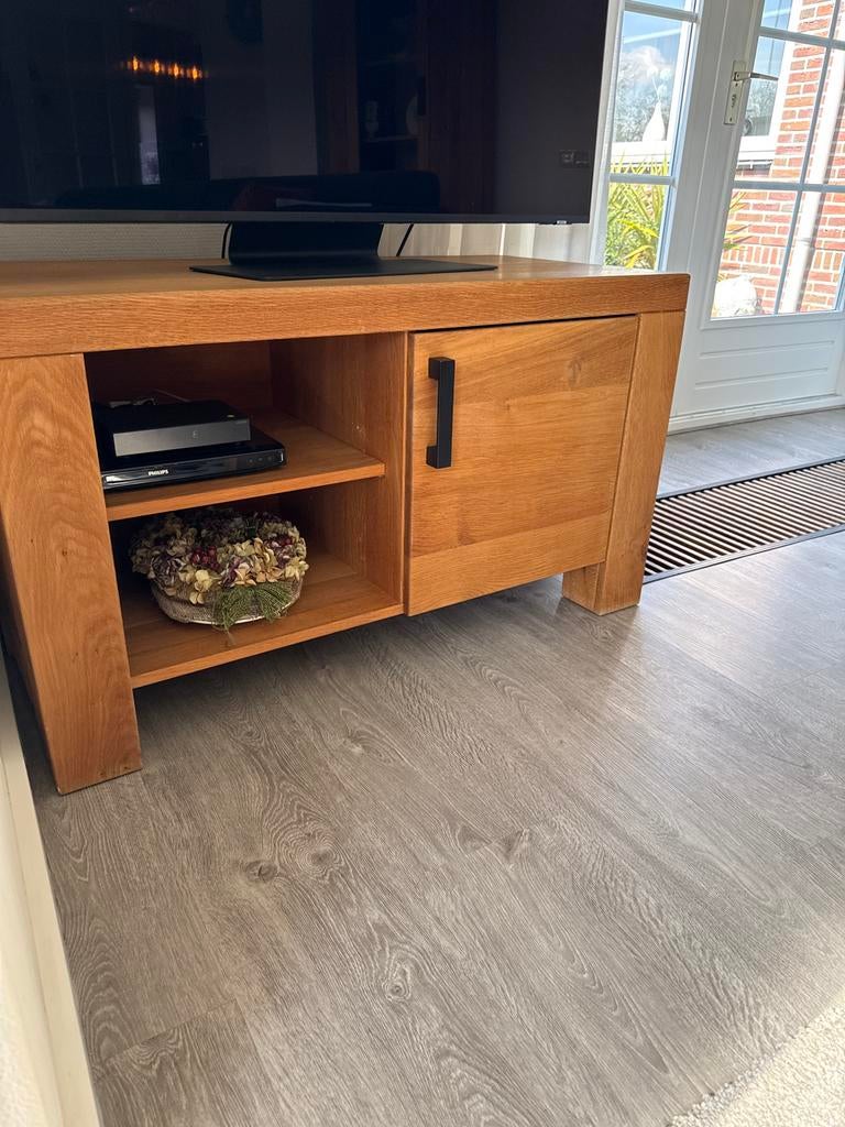 Eiken tv-kast met open vakken en deurtje, Ophalen, Gebruikt, 100 tot 150 cm, Minder dan 100 cm
