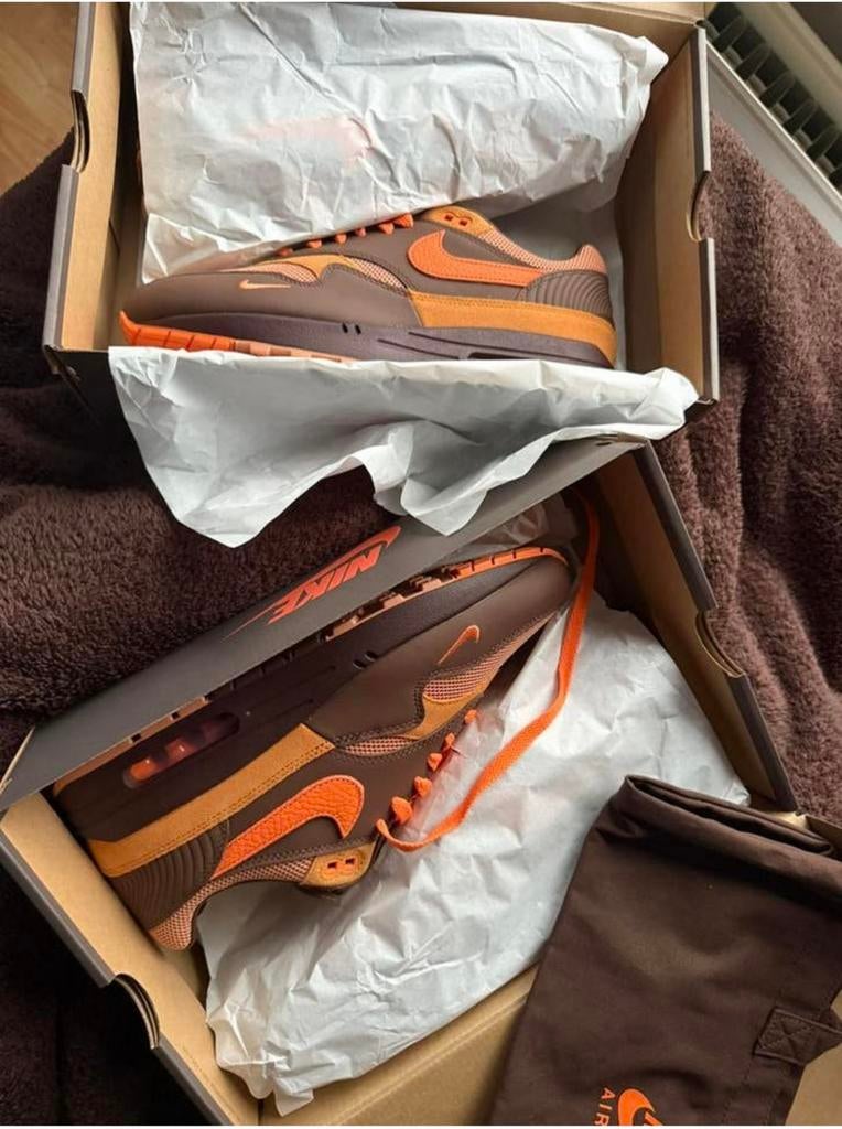 Nike airmax kingsday koningsdag eu43 DS, Bruin, Nieuw, Ophalen of Verzenden, Sneakers of Gympen