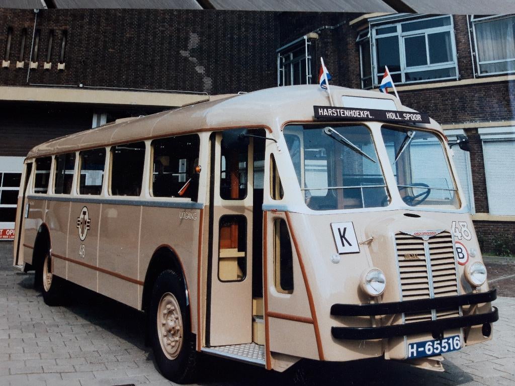 kleurenfoto museumbus HTM 48, Verzamelen, Spoorwegen en Tramwegen, Ophalen of Verzenden, Zo goed als nieuw, Bus of Metro, Overige typen