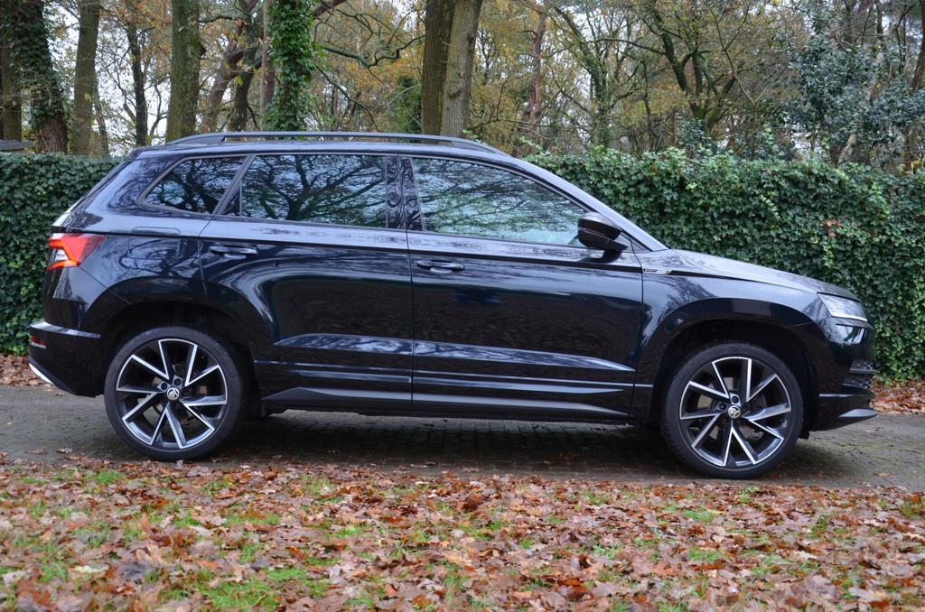 Skoda Karoq 1.5 TSI ACT Sportline Business Automaat/Navi/Aud, Stof, 4 cilinders, 150 pk, Zwart